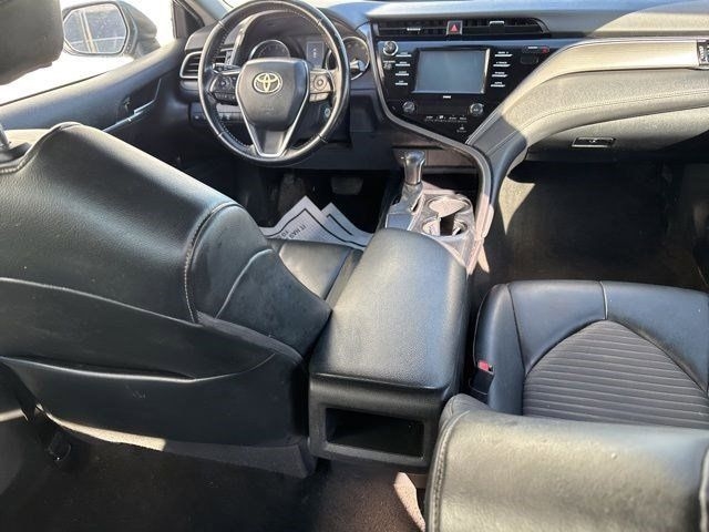 Toyota Camry SE 2020