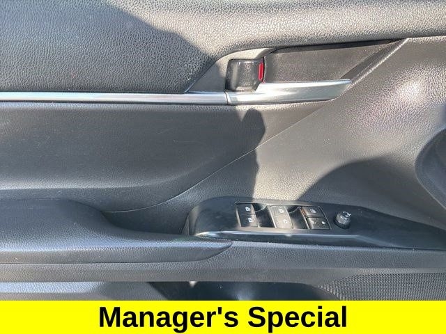 Toyota Camry SE 2020