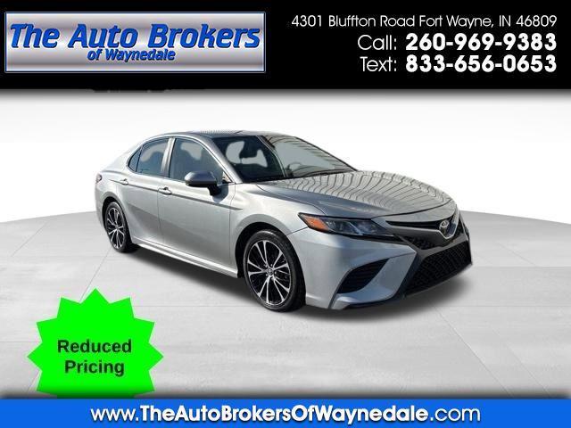 Toyota Camry SE 2020