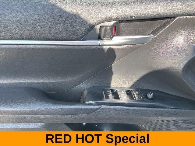 Toyota Camry SE 2020