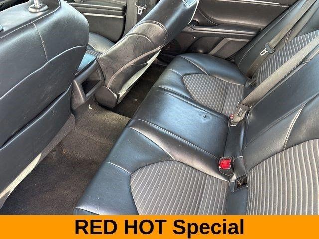 Toyota Camry SE 2020