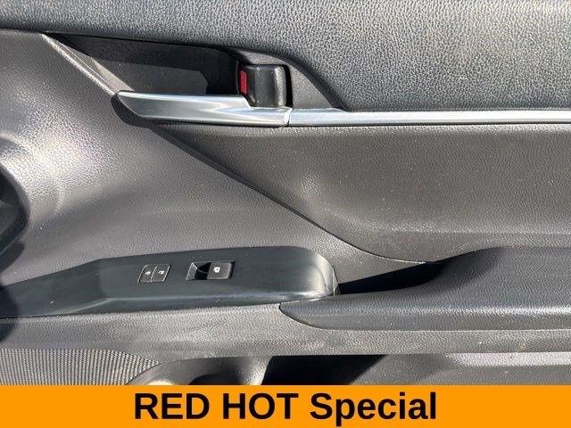 Toyota Camry SE 2020