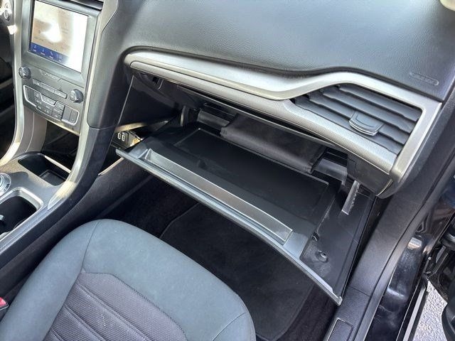 Ford Fusion Hybrid SE 2020