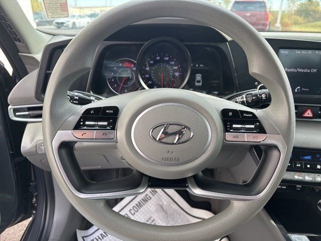 Hyundai Elantra SEL 2023