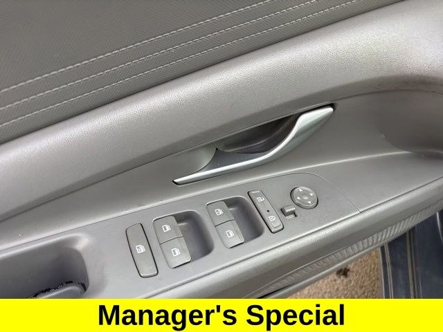 Hyundai Elantra SEL 2023