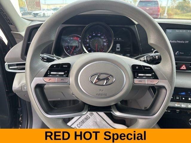 Hyundai Elantra SEL 2023