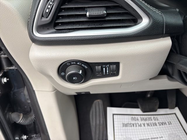 Chrysler Pacifica Hybrid Touring L 2022 Chrysler Pacifica Hybrid Touring L 2022