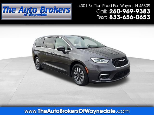 2022 Chrysler Pacifica Hybrid Touring L