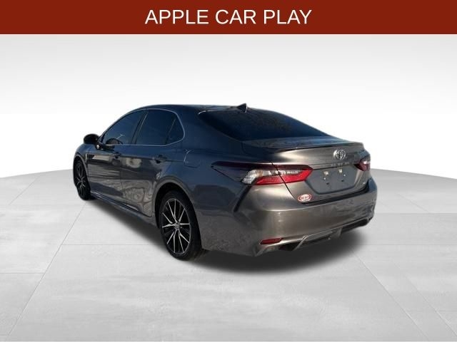 Toyota Camry SE 2022