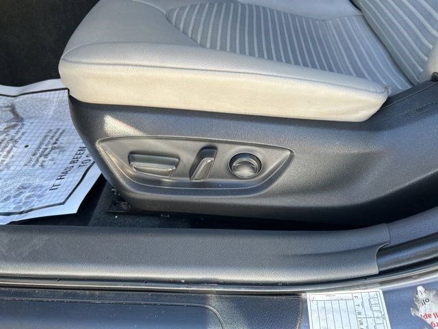 Toyota Camry SE 2022