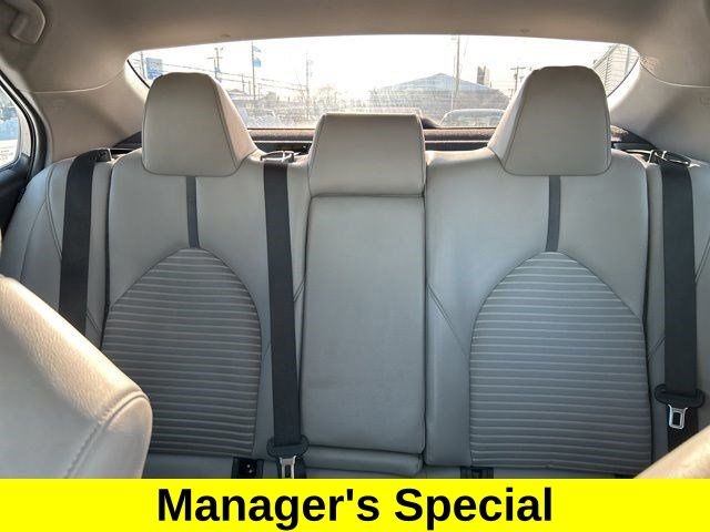 Toyota Camry SE 2022