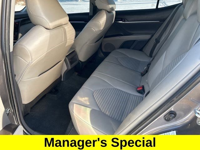 Toyota Camry SE 2022