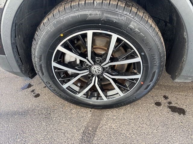 Volkswagen Tiguan  2021