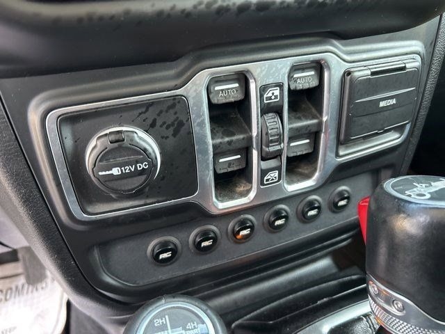 Jeep Wrangler Unlimited Sahara 4WD 2018