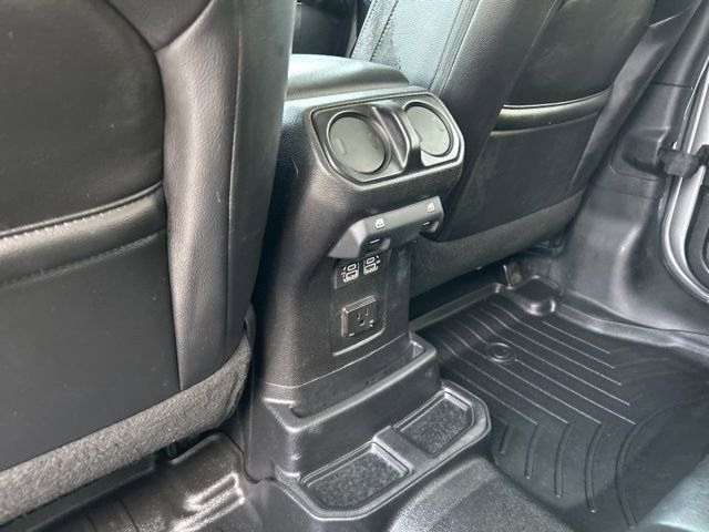 Jeep Wrangler Unlimited Sahara 4WD 2018