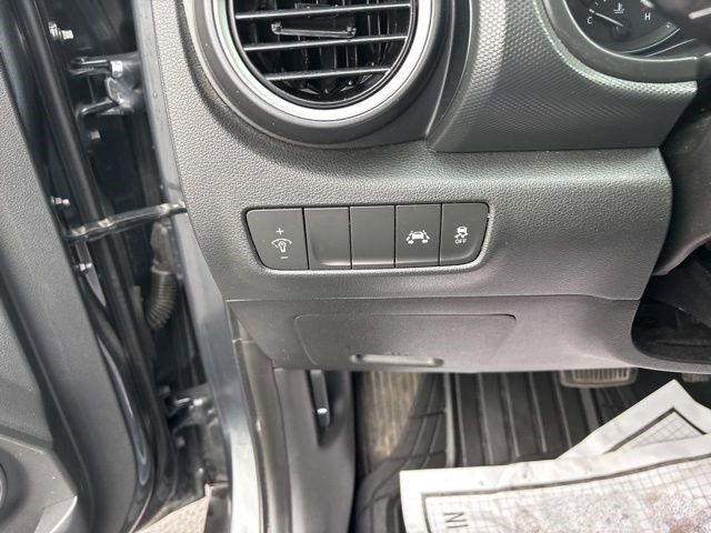 Hyundai Kona SE 2021