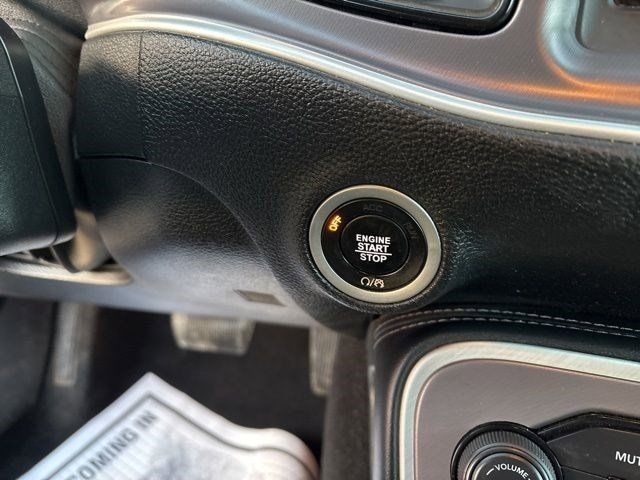 Dodge Challenger SXT 2021