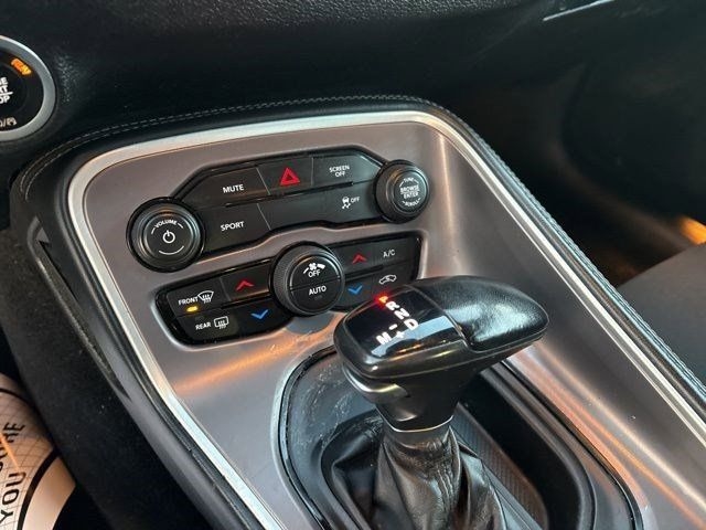 Dodge Challenger SXT 2021