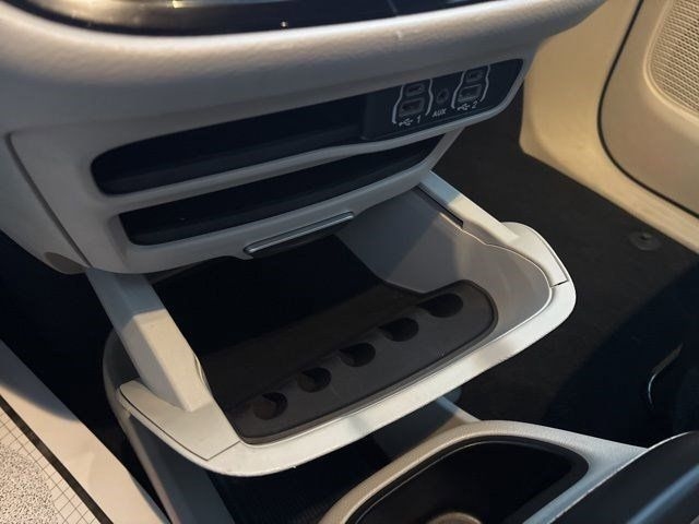 Chrysler Pacifica Touring L 2023