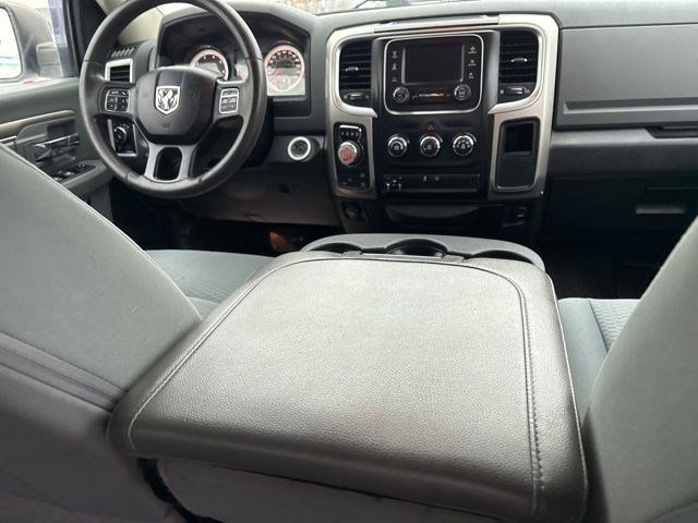 RAM 1500 SLT Crew Cab 4WD 2017