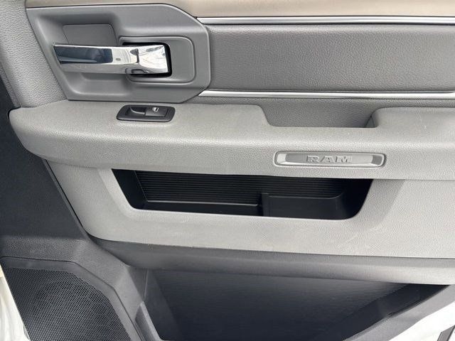 RAM 1500 SLT Crew Cab 4WD 2017