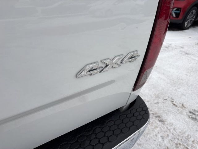 RAM 1500 SLT Crew Cab 4WD 2017