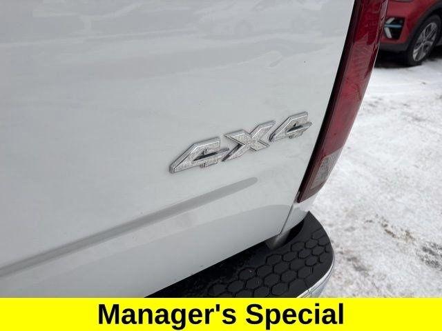 RAM 1500 SLT Crew Cab 4WD 2017