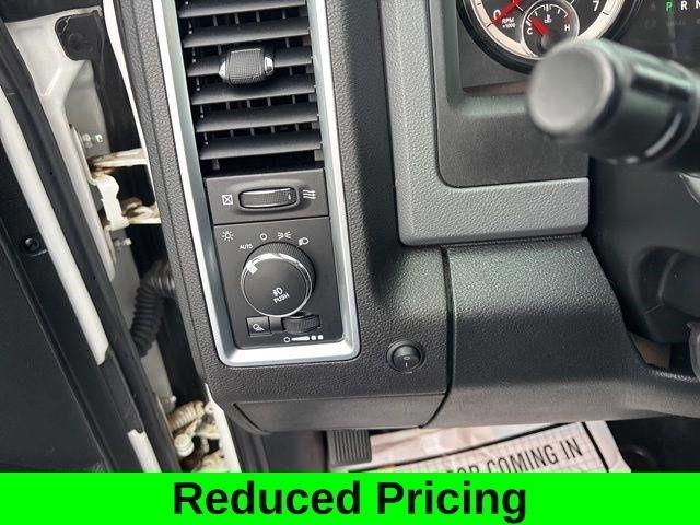 RAM 1500 SLT Crew Cab 4WD 2017