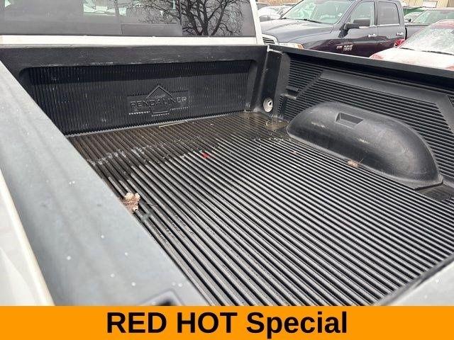 RAM 1500 SLT Crew Cab 4WD 2017