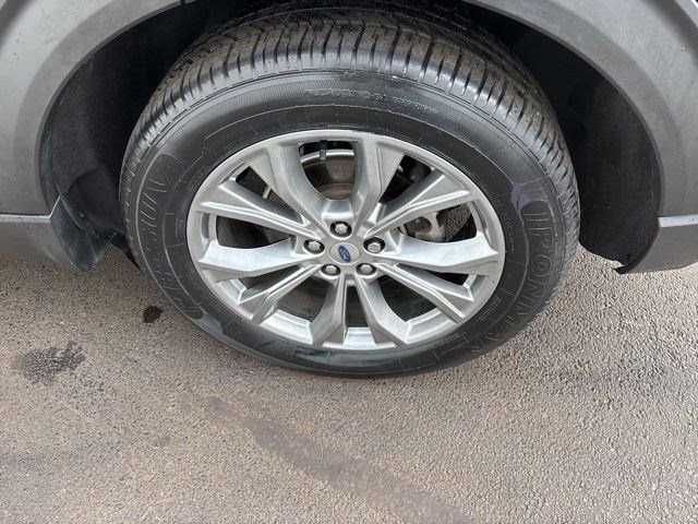 Ford Explorer XLT 2022