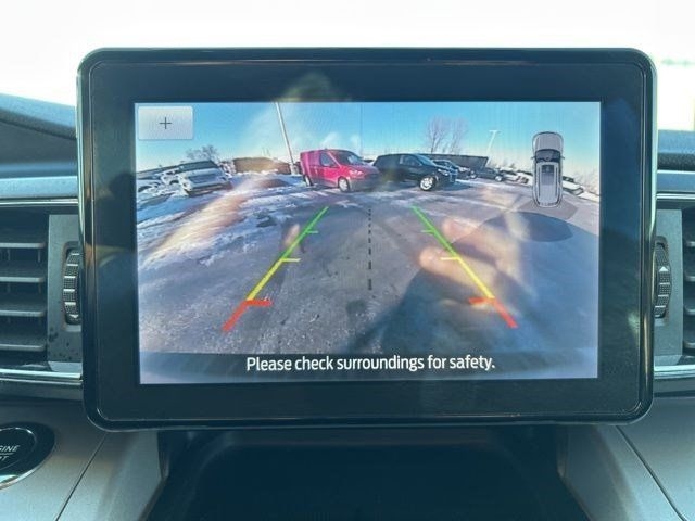 Ford Explorer XLT 2023