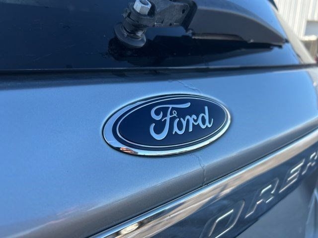 Ford Explorer XLT 2023