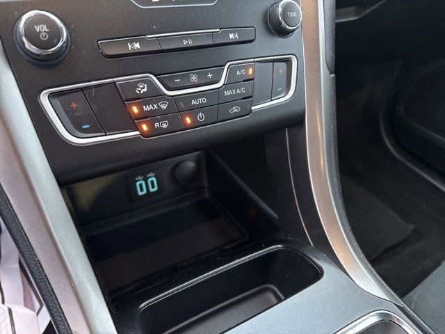 Ford Fusion Hybrid SE 2019