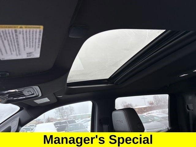 GMC Sierra 1500 AT4 Crew Cab 4WD 2020