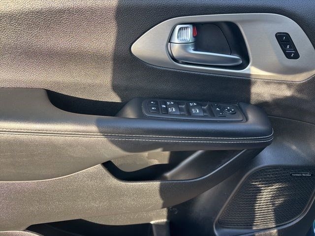 Chrysler Pacifica Limited AWD 2023