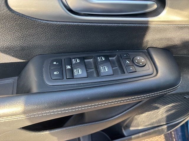 Chrysler Pacifica Limited AWD 2023