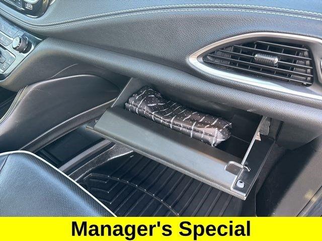 Chrysler Pacifica Limited AWD 2023