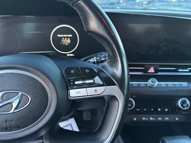 Hyundai Elantra Limited 2022