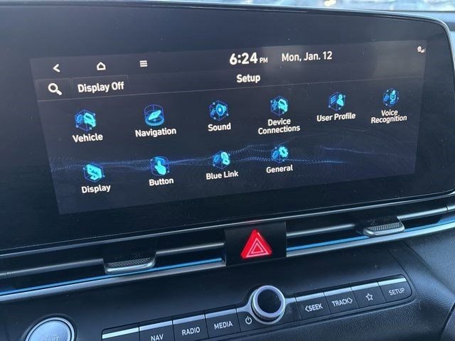 Hyundai Elantra Limited 2022