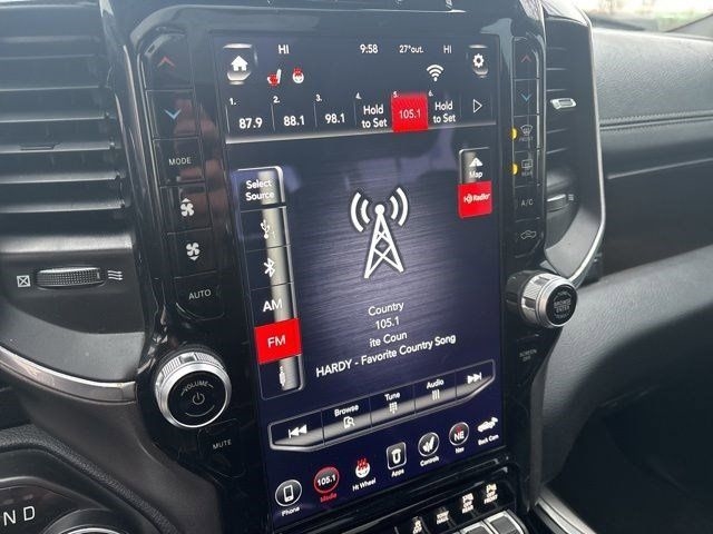 RAM 1500 Laramie Crew Cab 4WD 2021