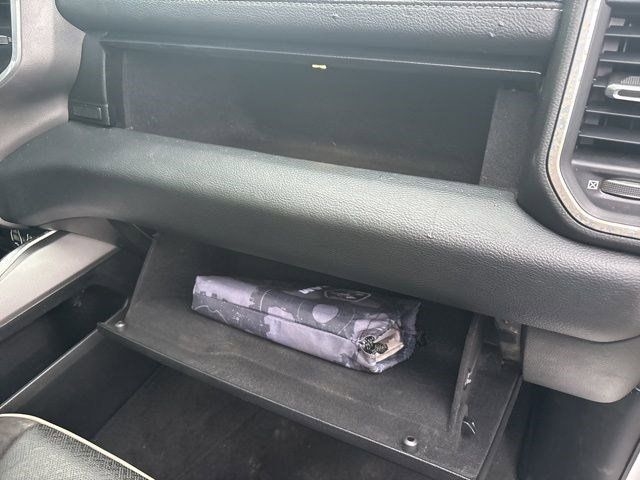 RAM 1500 Laramie Crew Cab 4WD 2021