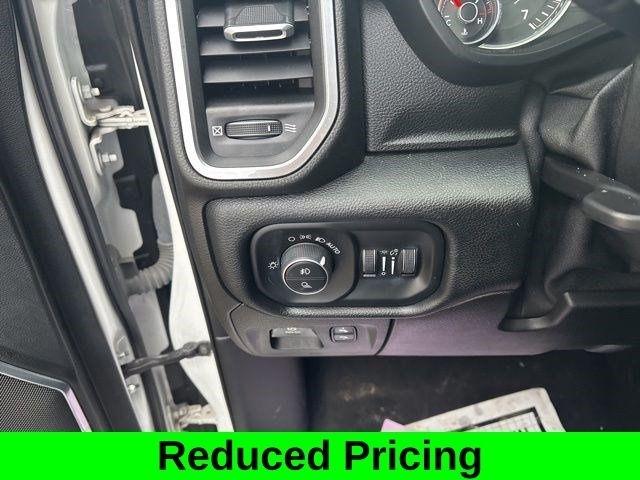 RAM 1500 Laramie Crew Cab 4WD 2021