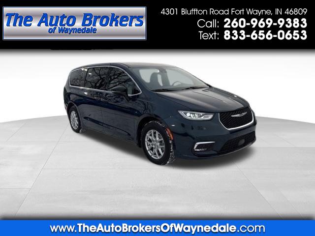 2024 Chrysler Pacifica Touring