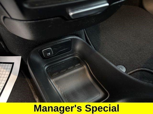 Chrysler Pacifica Touring 2024