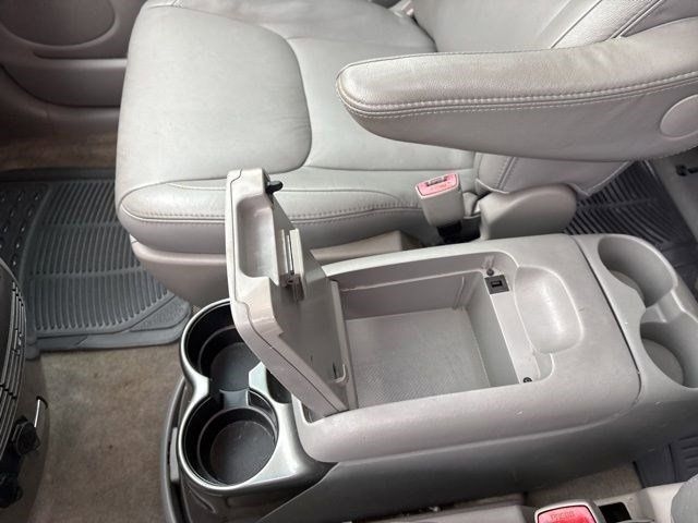 Toyota Sienna XLE AWD 2009