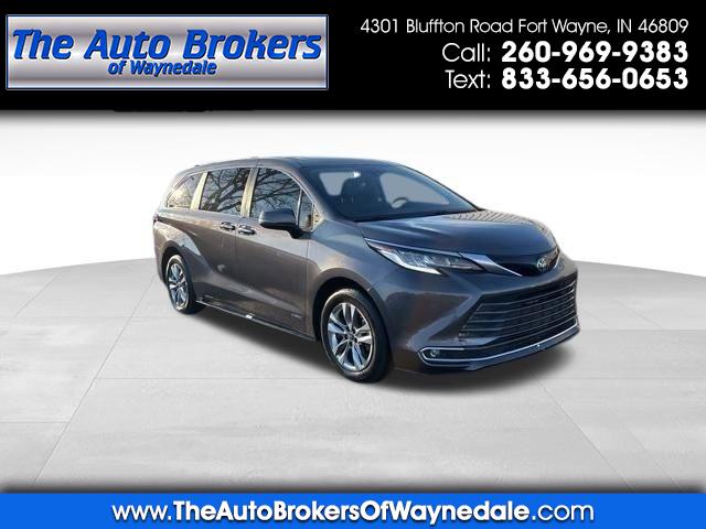 2021 Toyota Sienna Limited's photo