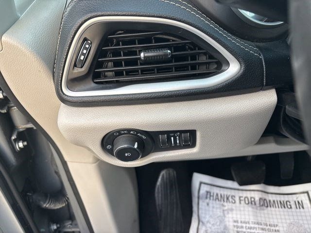 Chrysler Pacifica Hybrid Touring L 2022