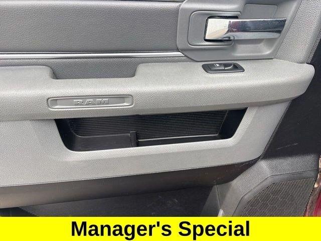 RAM 1500 SLT Crew Cab 4WD 2017