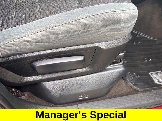 RAM 1500 SLT Crew Cab 4WD 2017