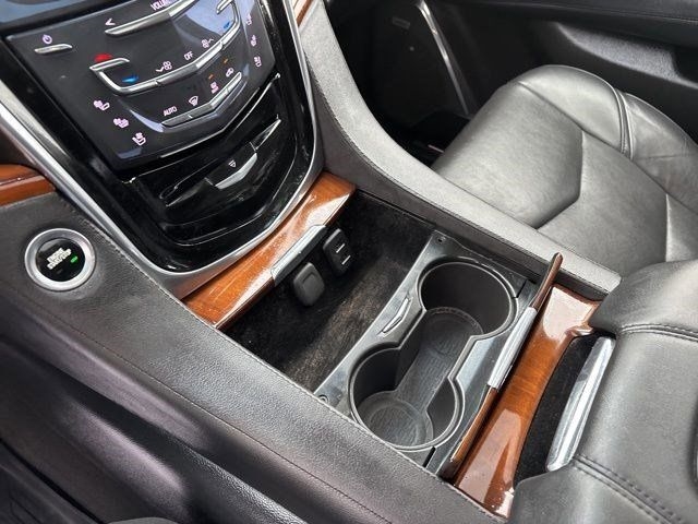 Cadillac Escalade Luxury 4WD 2017